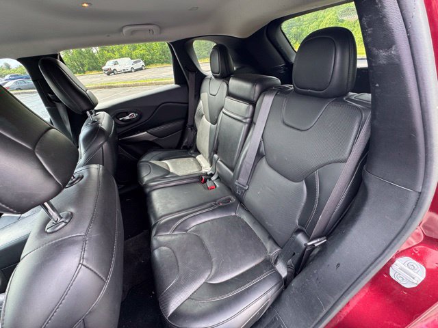 Used 2019 Jeep Cherokee Limited w/ Luxury Group AWD/4WD image 10