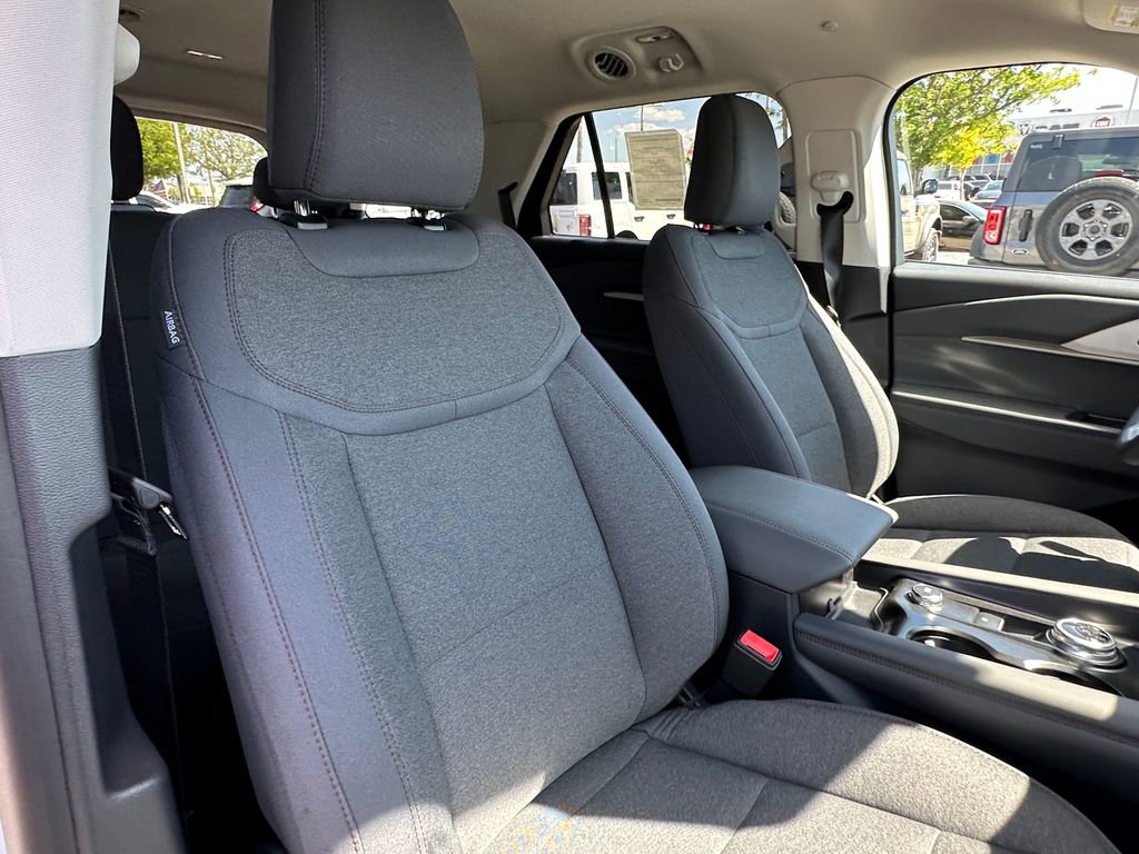 New 2026 Ford Explorer Active RWD image 18
