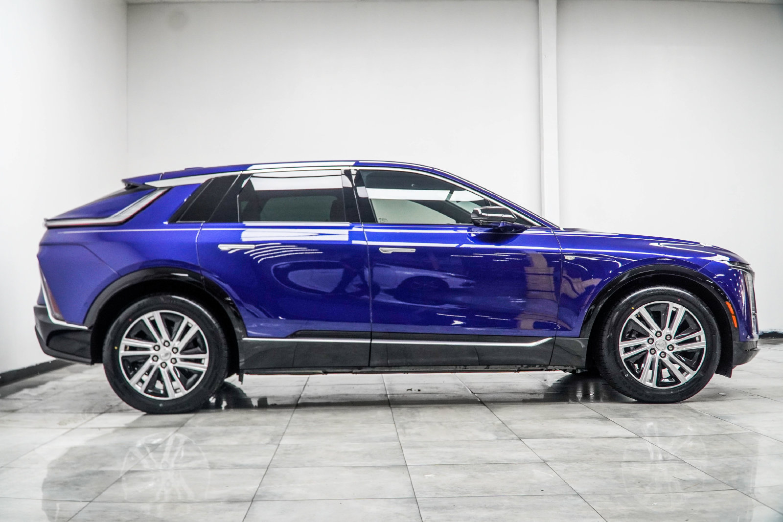 Used 2024 Cadillac Lyriq Tech w/ Driver Assist Package RWD image 8
