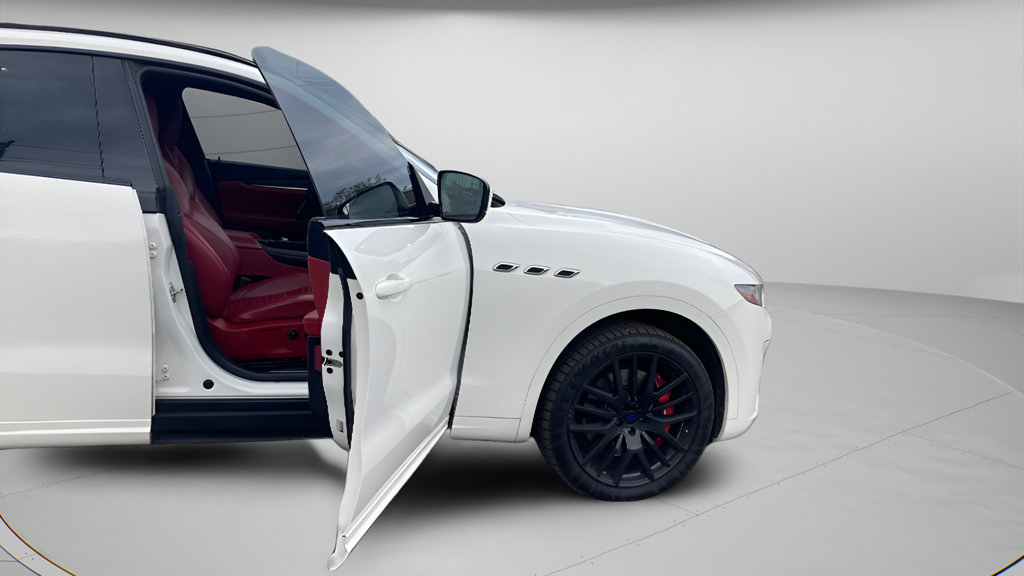 Used 2019 Maserati Levante GTS AWD/4WD image 30