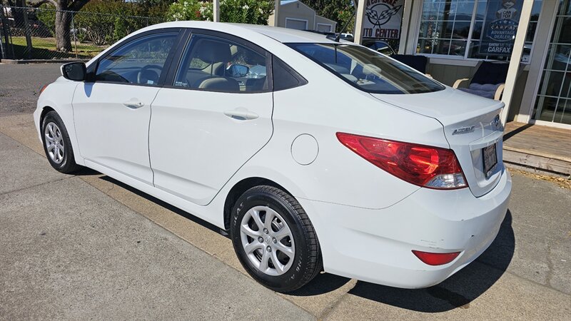 Used 2014 Hyundai Accent GLS FWD image 4