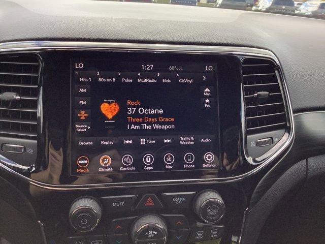 Used 2020 Jeep Grand Cherokee Altitude image 19