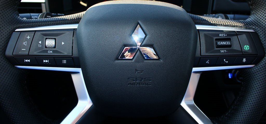 New 2026 Mitsubishi Outlander SEL image 15