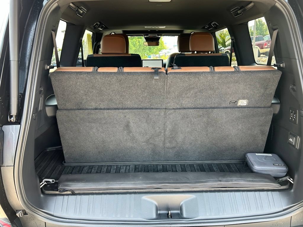 Used 2025 Lexus GX 550 w/ Accessory Package (2T) AWD/4WD image 28
