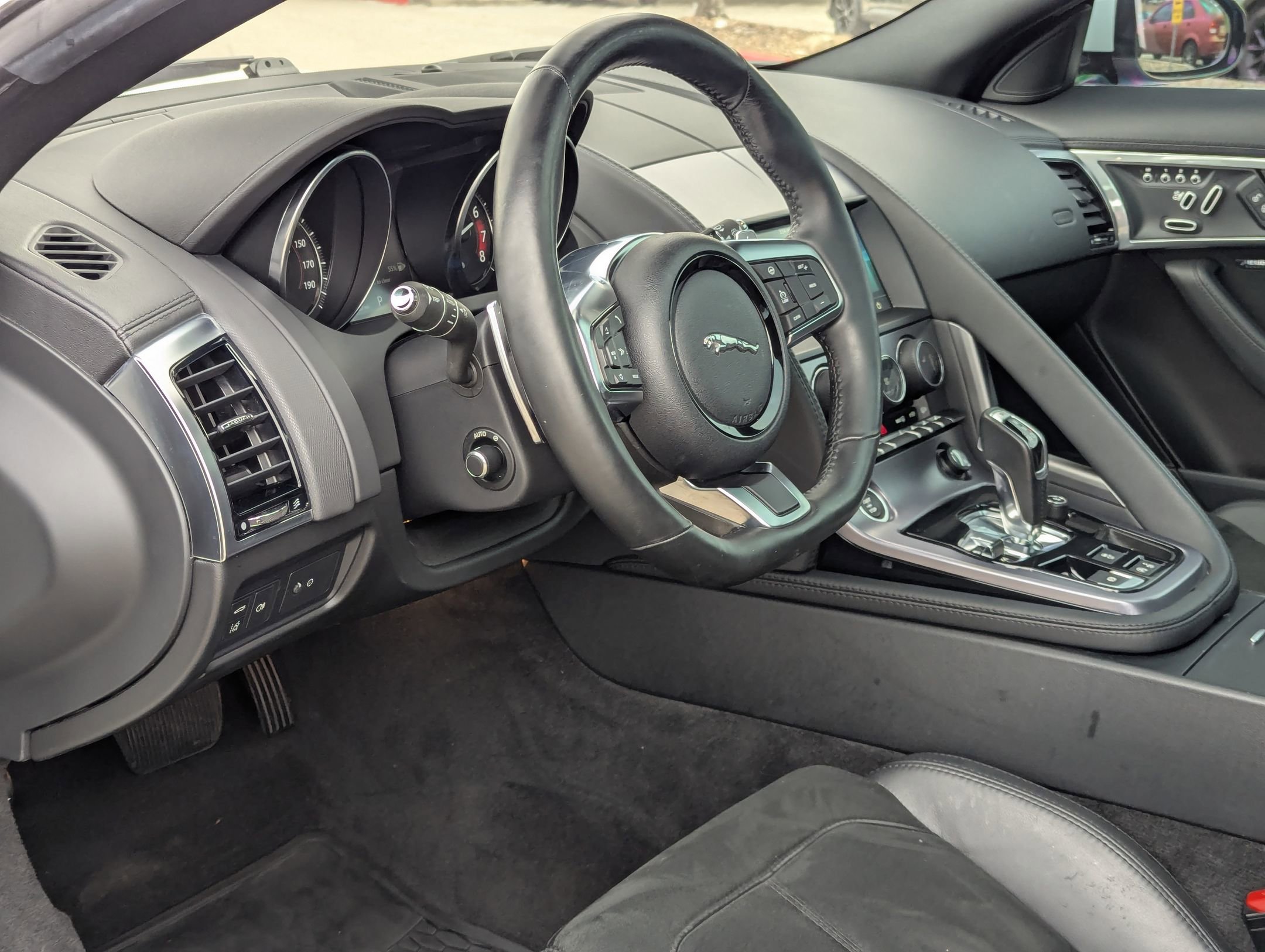 Used 2019 Jaguar F-TYPE Coupe image 13