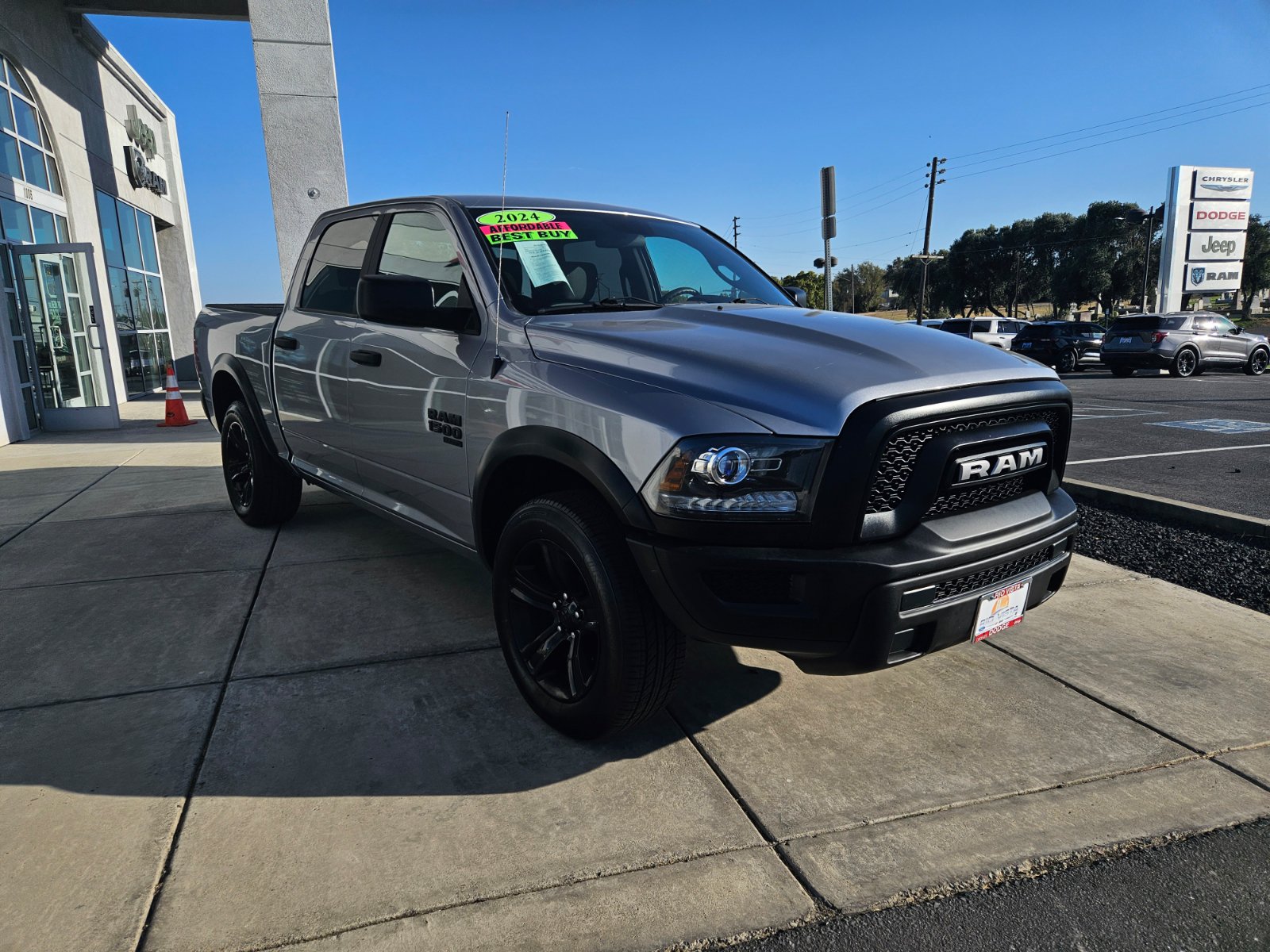 Used 2024 RAM 1500 Warlock AWD/4WD image 7