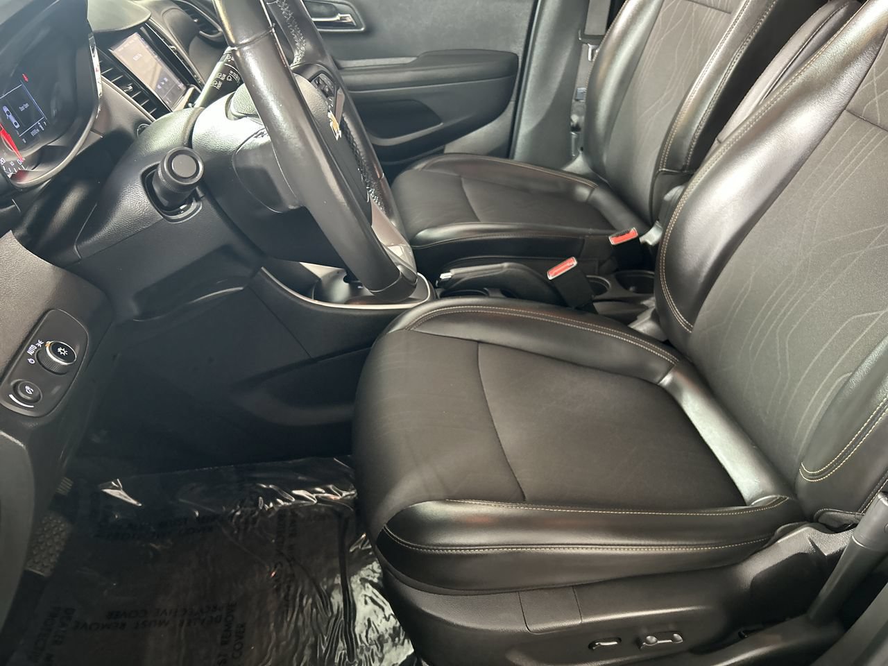 Used 2021 Chevrolet Trax LT w/ LT Convenience Package FWD image 21