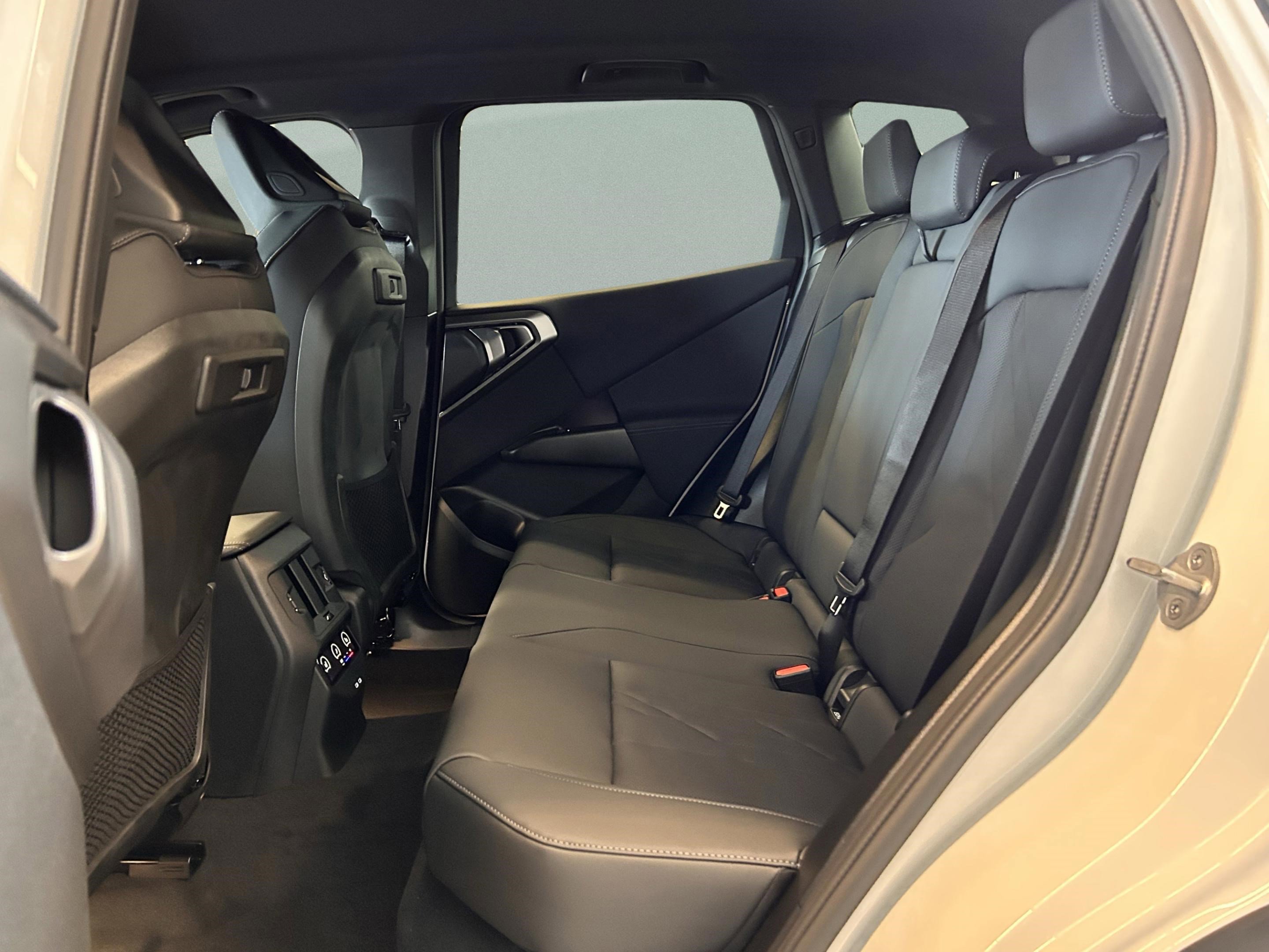 Used 2026 BMW X3 xDrive30 w/ Convenience Package AWD/4WD image 24