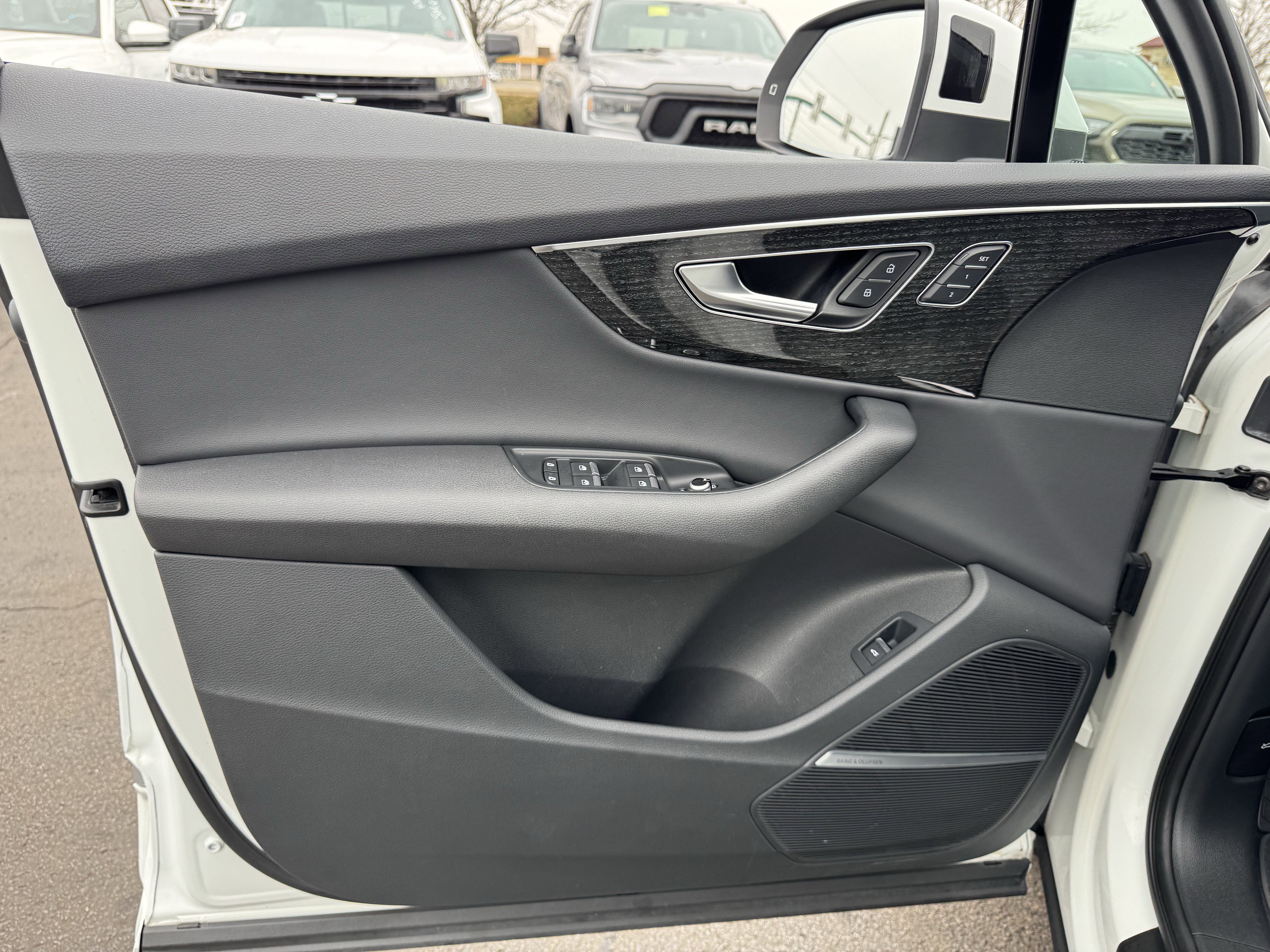 Used 2022 Audi Q7 Premium Plus image 23