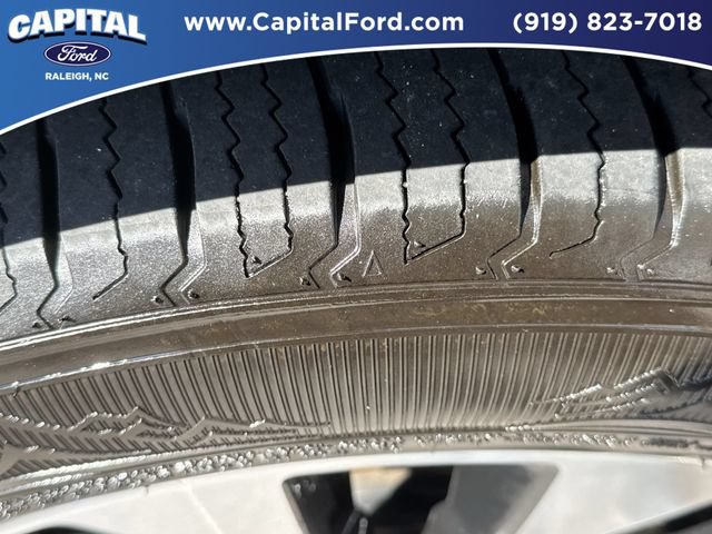 Used 2024 Kia Carnival EX FWD image 14