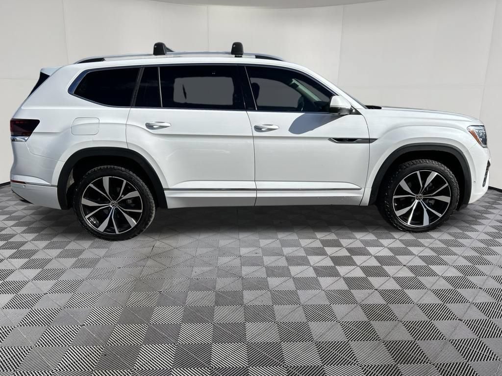 Used 2024 Volkswagen Atlas SEL Premium R-Line AWD/4WD image 9