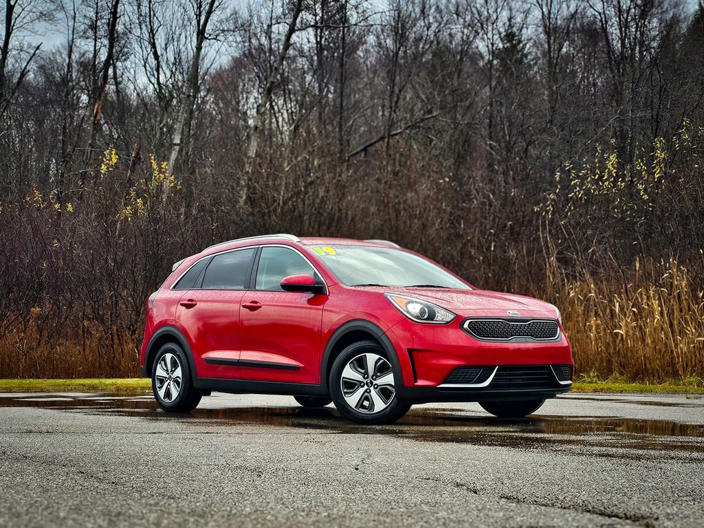 Used 2019 Kia Niro LX image 2