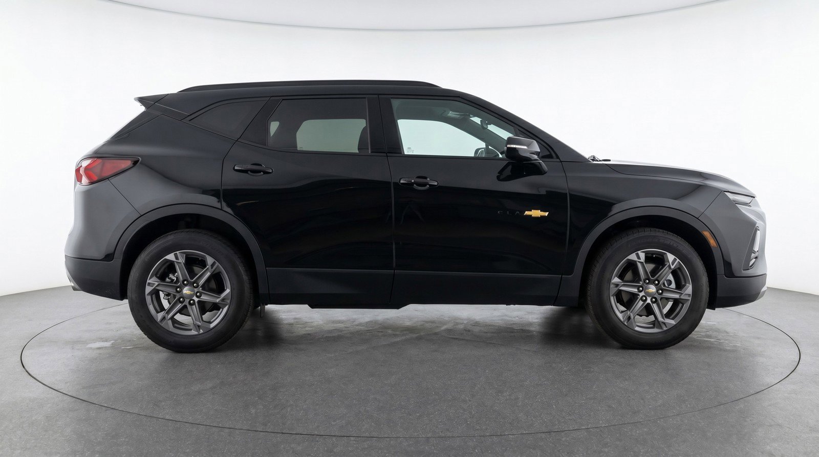 Used 2025 Chevrolet Blazer LT FWD image 11