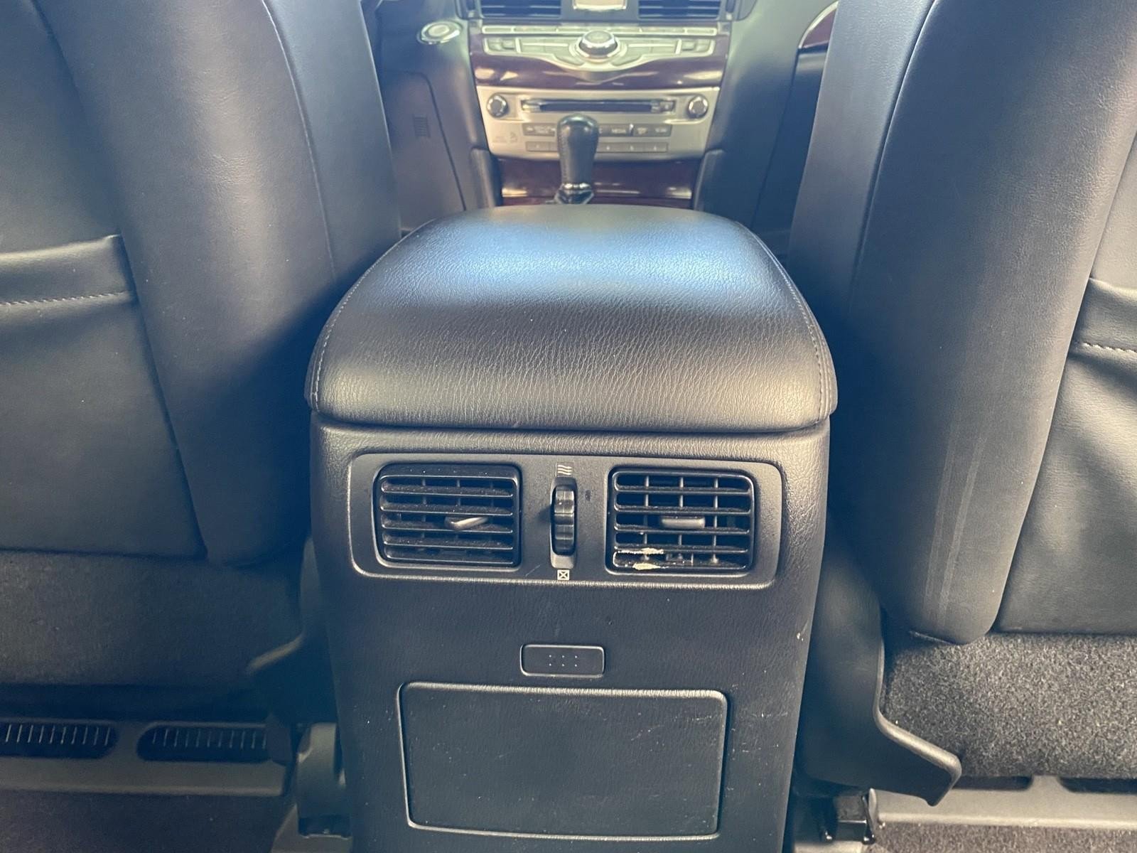 Used 2018 INFINITI Q70 Luxe w/ Cargo Package image 15