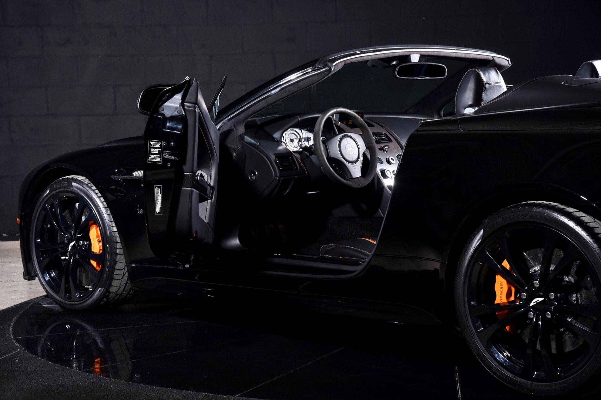 Used 2017 Aston Martin V12 Vantage S image 14