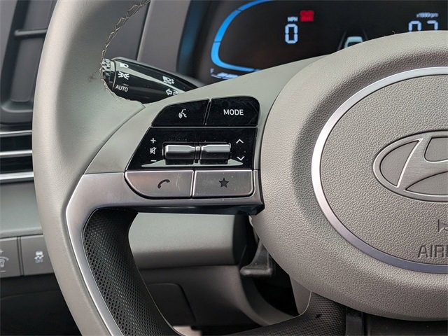 Used 2025 Hyundai Elantra Sport image 15