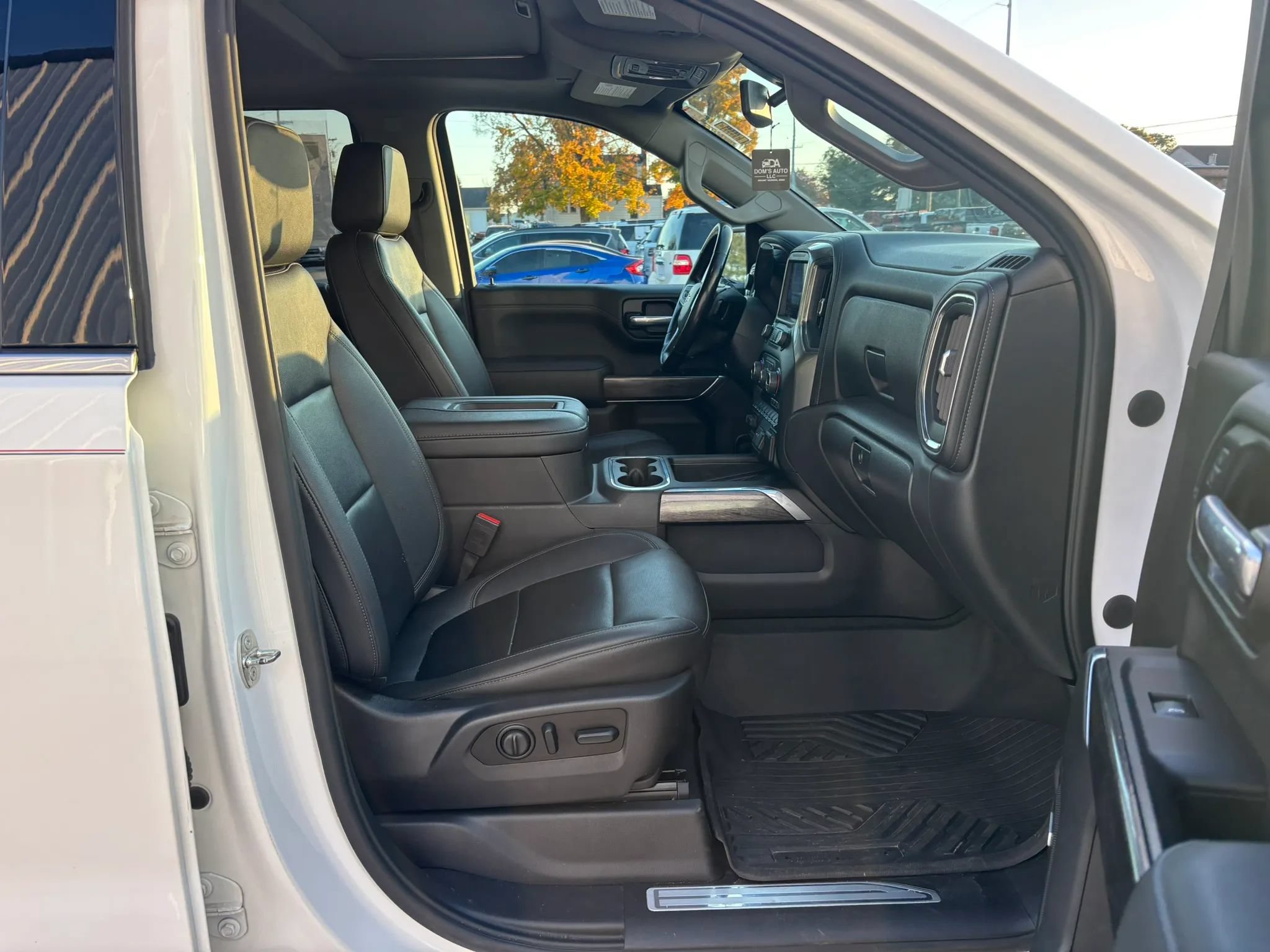 Used 2021 Chevrolet Silverado 1500 LTZ AWD/4WD image 18