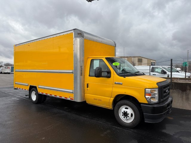 Used 2022 Ford E-350 and Econoline 350 Super Duty RWD image 1