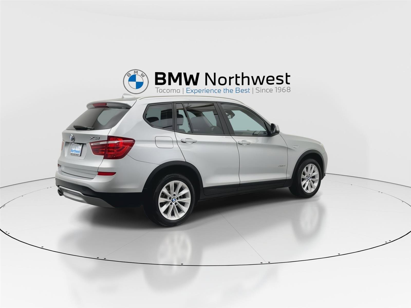 Used 2017 BMW X3 sDrive28i RWD image 3