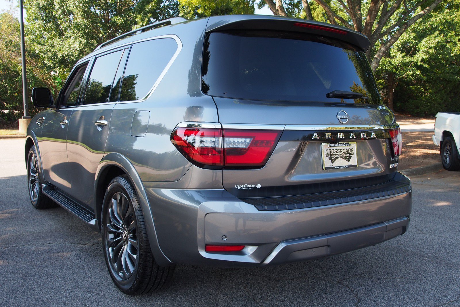 Used 2023 Nissan Armada Platinum w/ Captain's Chairs Package AWD/4WD image 5