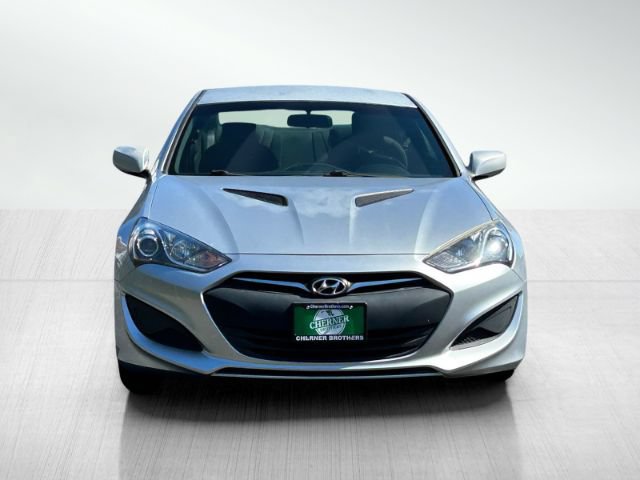 Used 2013 Hyundai Genesis 2.0T RWD image 2
