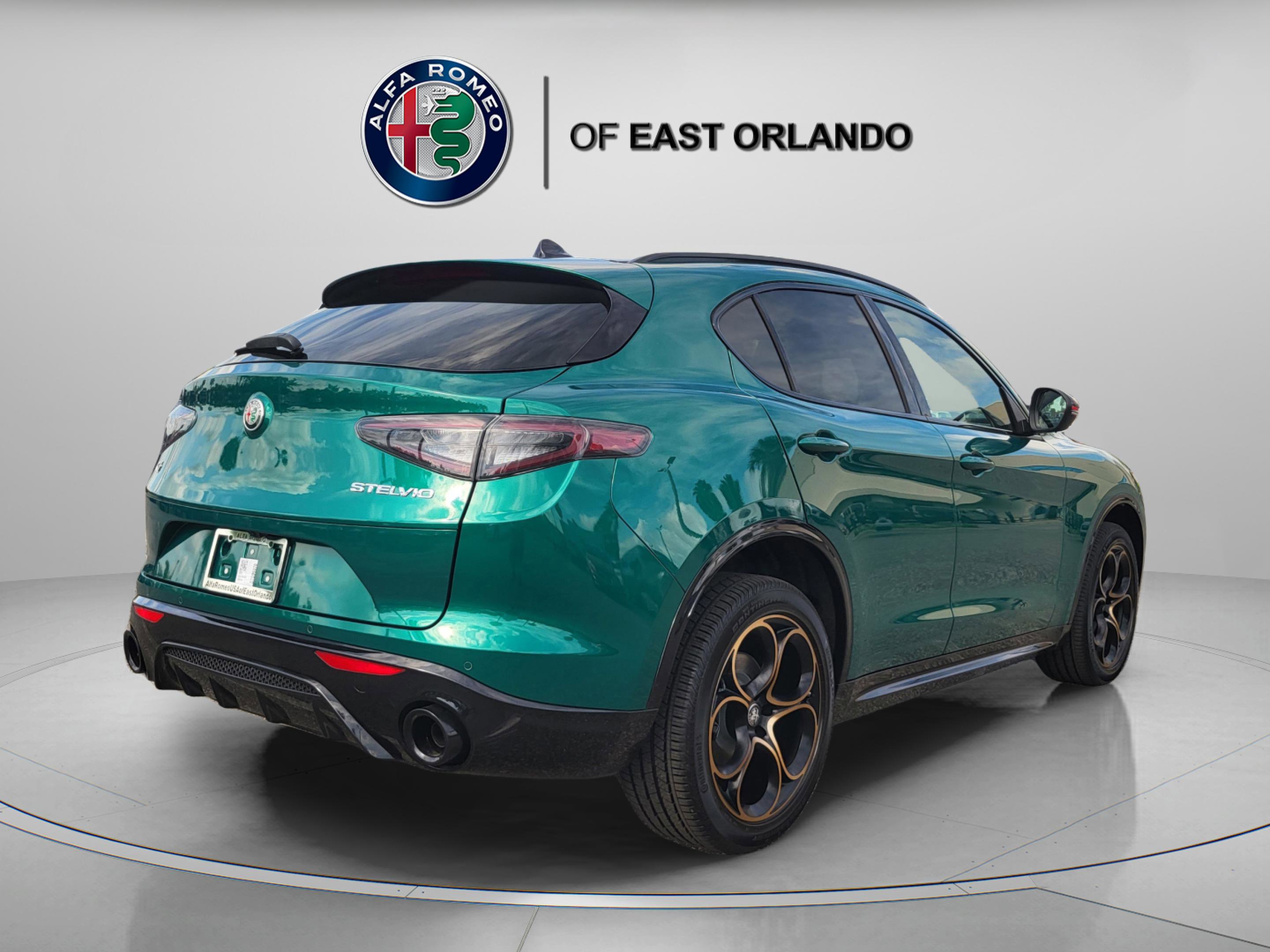 New 2025 Alfa Romeo Stelvio Sprint image 7