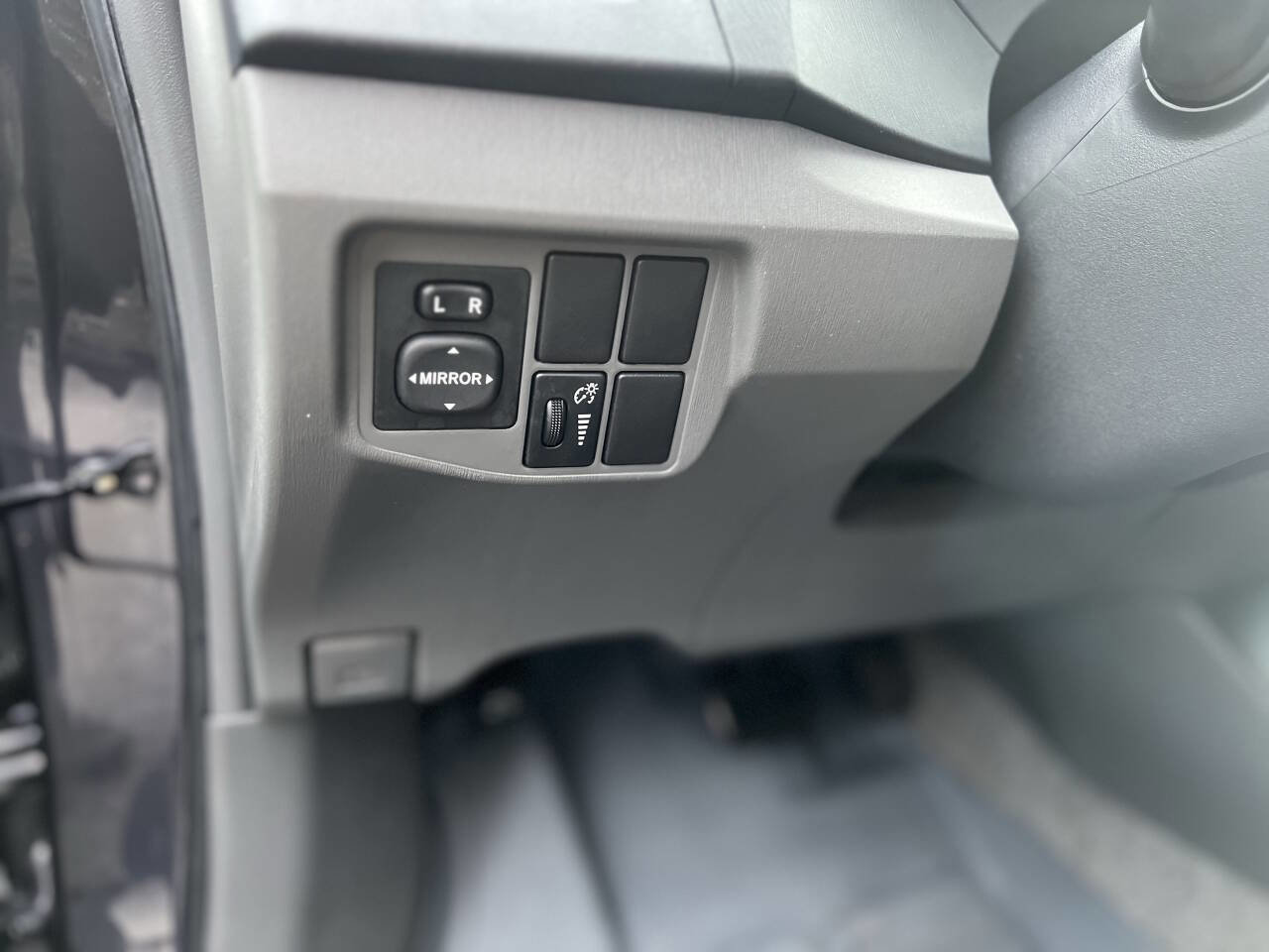 Used 2010 Toyota Prius Three image 18