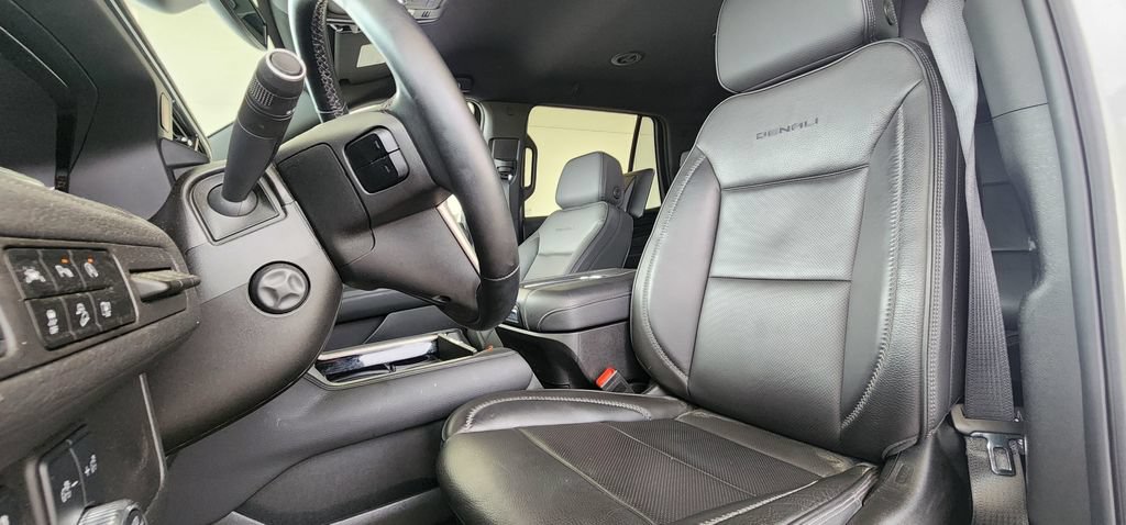 Used 2024 GMC Yukon Denali AWD/4WD image 15
