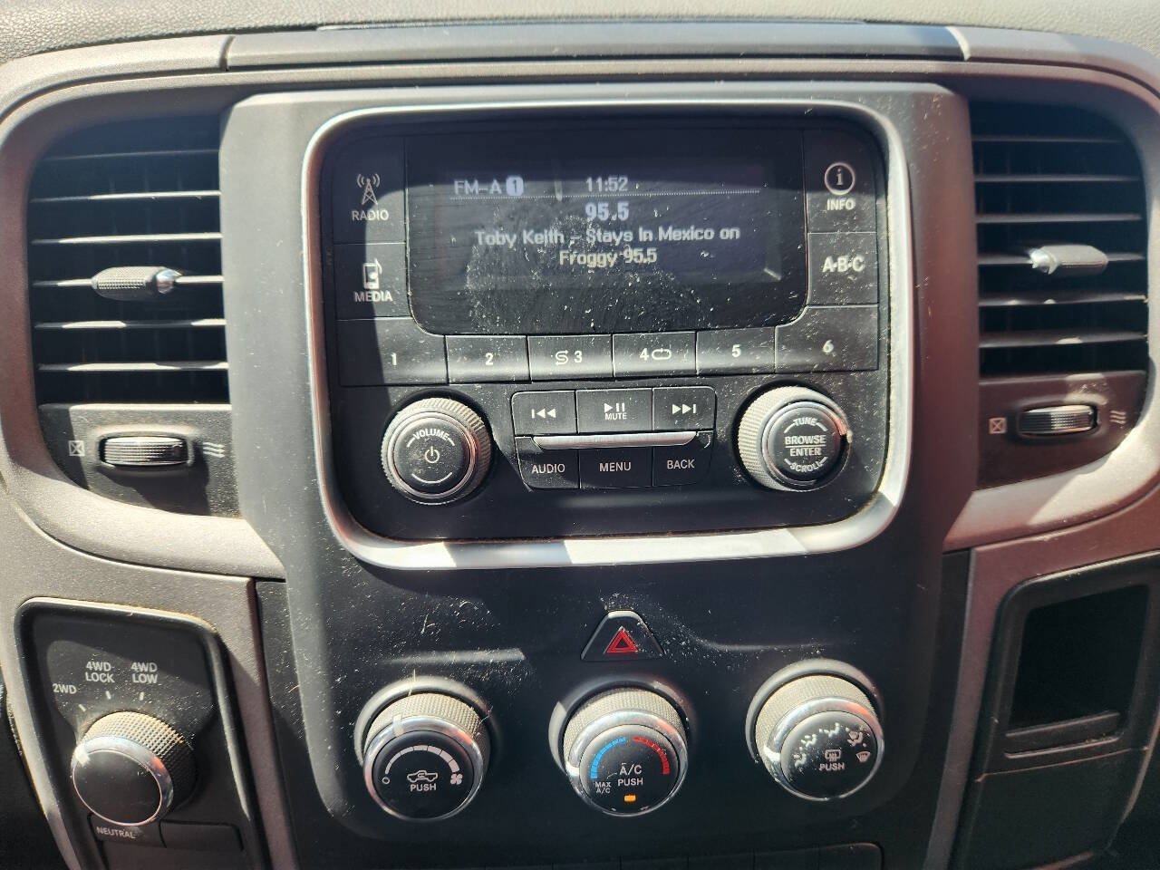 Used 2014 RAM 1500 Express AWD/4WD image 19