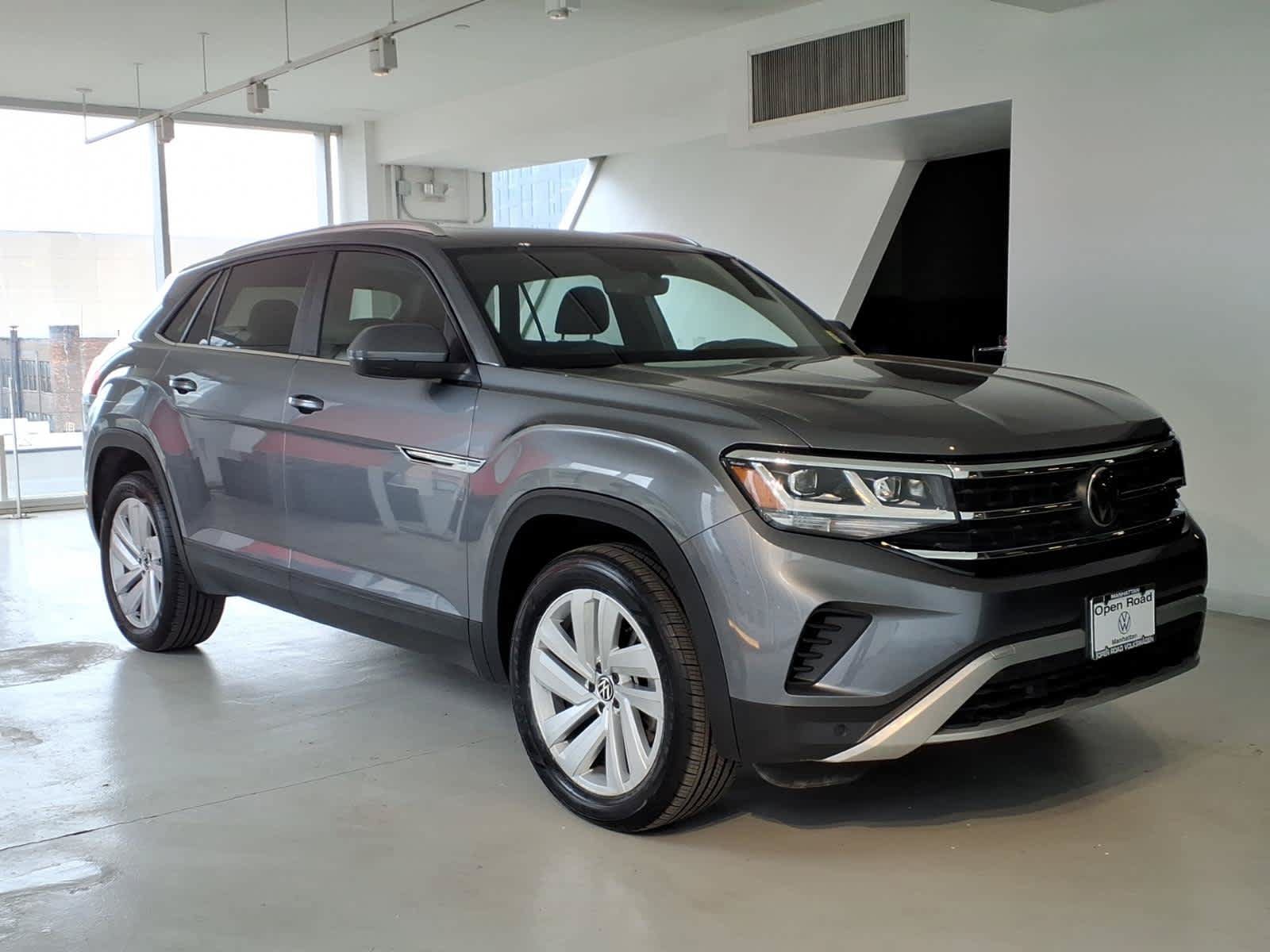 Used 2023 Volkswagen Atlas Cross Sport SE w/ Panoramic Sunroof Package AWD/4WD image 3