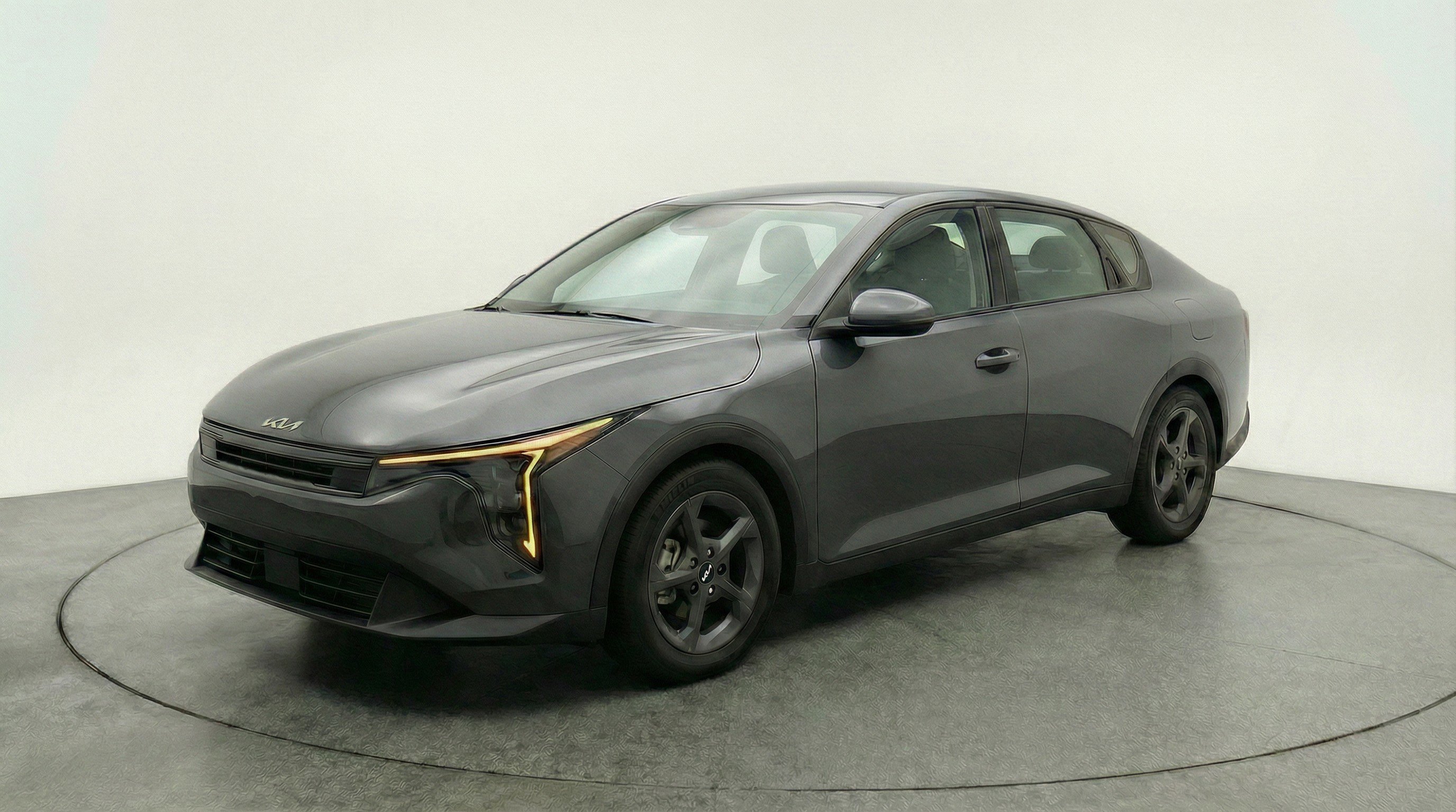 Used 2025 Kia K4 LXS FWD image 3