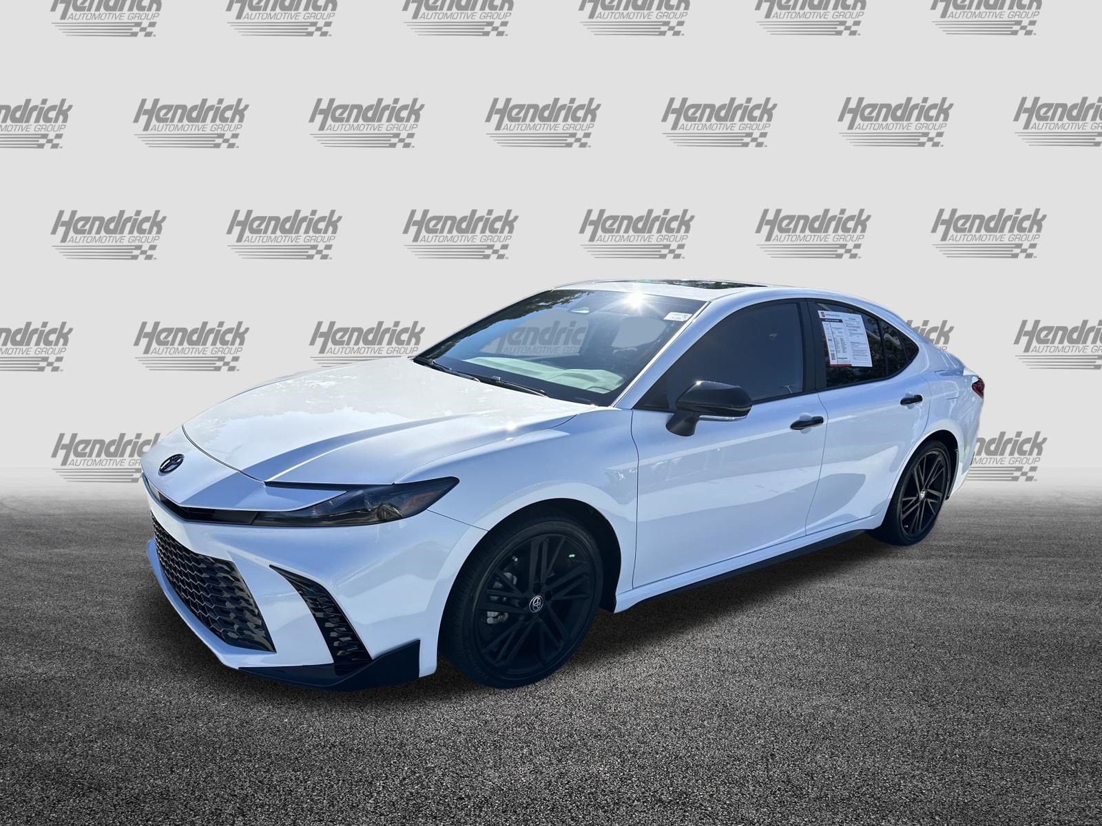 Used 2026 Toyota Camry Hybrid w/ Multimedia Upgrade Package FWD image 5