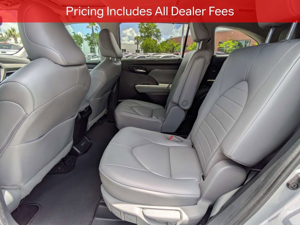 Used 2023 Toyota Highlander XLE FWD image 15