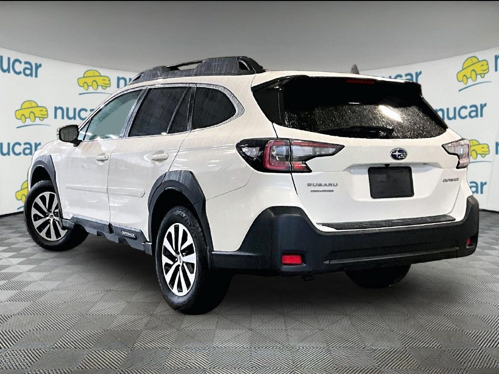 Used 2024 Subaru Outback Premium AWD/4WD image 4