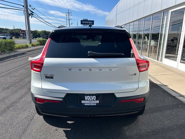 Used 2021 Volvo XC40 T5 R-Design w/ Climate Package AWD/4WD image 4
