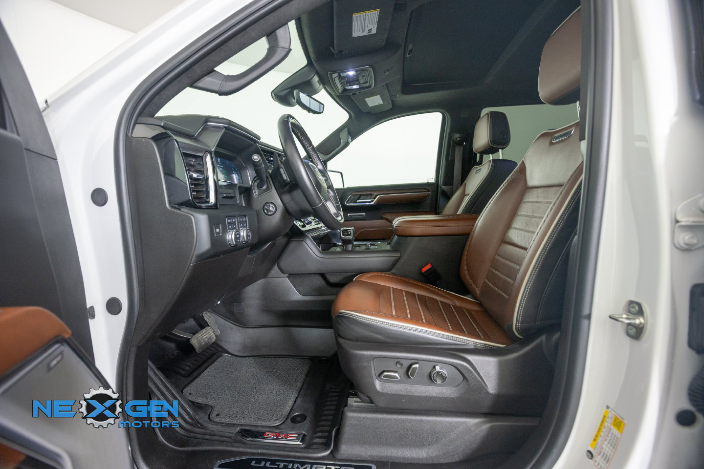 Used 2024 GMC Sierra 1500 Denali Ultimate AWD/4WD image 13