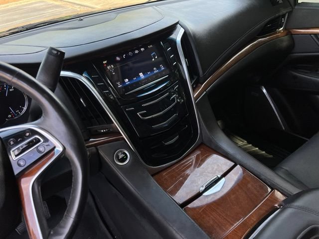 Used 2016 Cadillac Escalade Premium AWD/4WD image 36