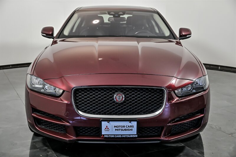 Used 2017 Jaguar XE Prestige AWD/4WD image 4