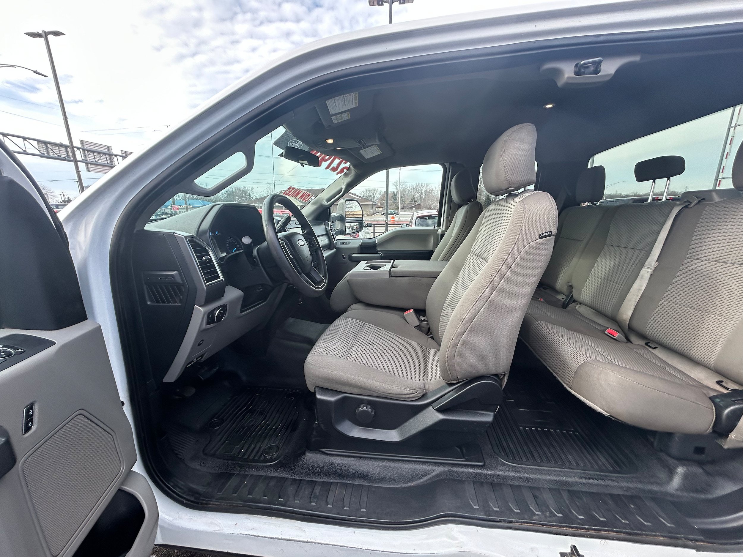 Used 2017 Ford F250 XLT w/ FX4 Off-Road Package AWD/4WD image 7