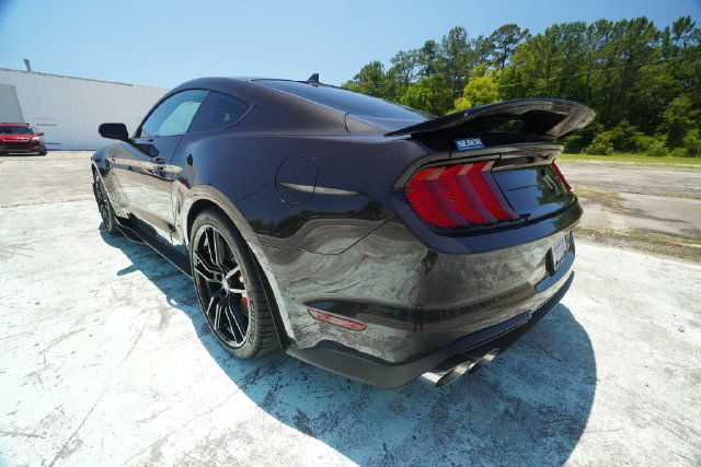 Certified 2022 Ford Mustang Shelby GT500 w/ Technology Package RWD image 5