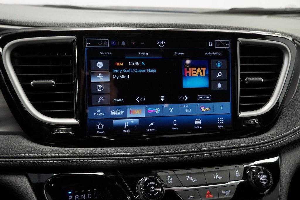 New 2026 Chrysler Pacifica Select w/ S Appearance Package image 22