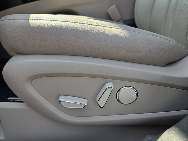 Used 2023 Lincoln Nautilus AWD w/ Premium Package image 10