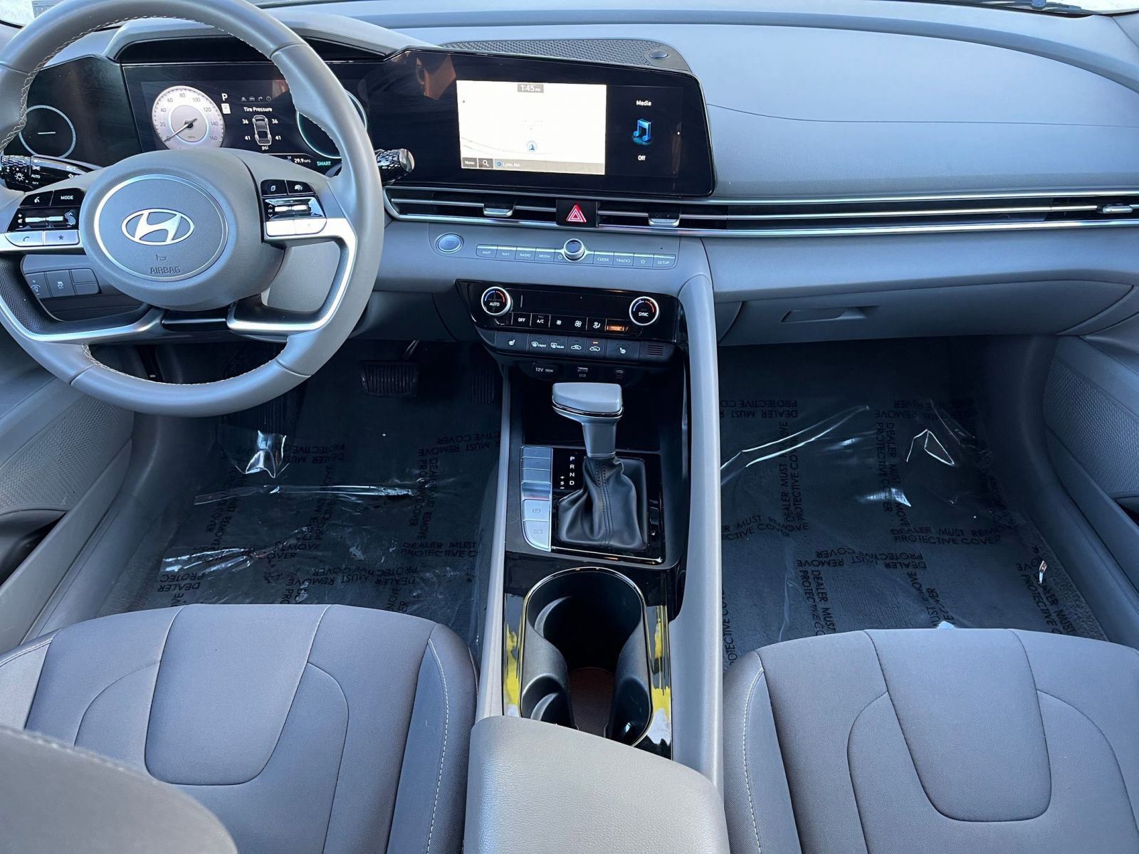 Used 2025 Hyundai Elantra SEL image 30