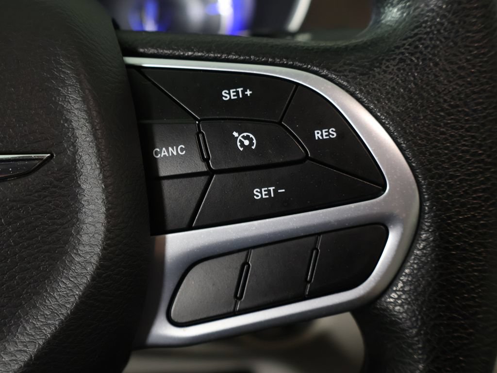Used 2021 Chrysler Voyager Lxi FWD image 38