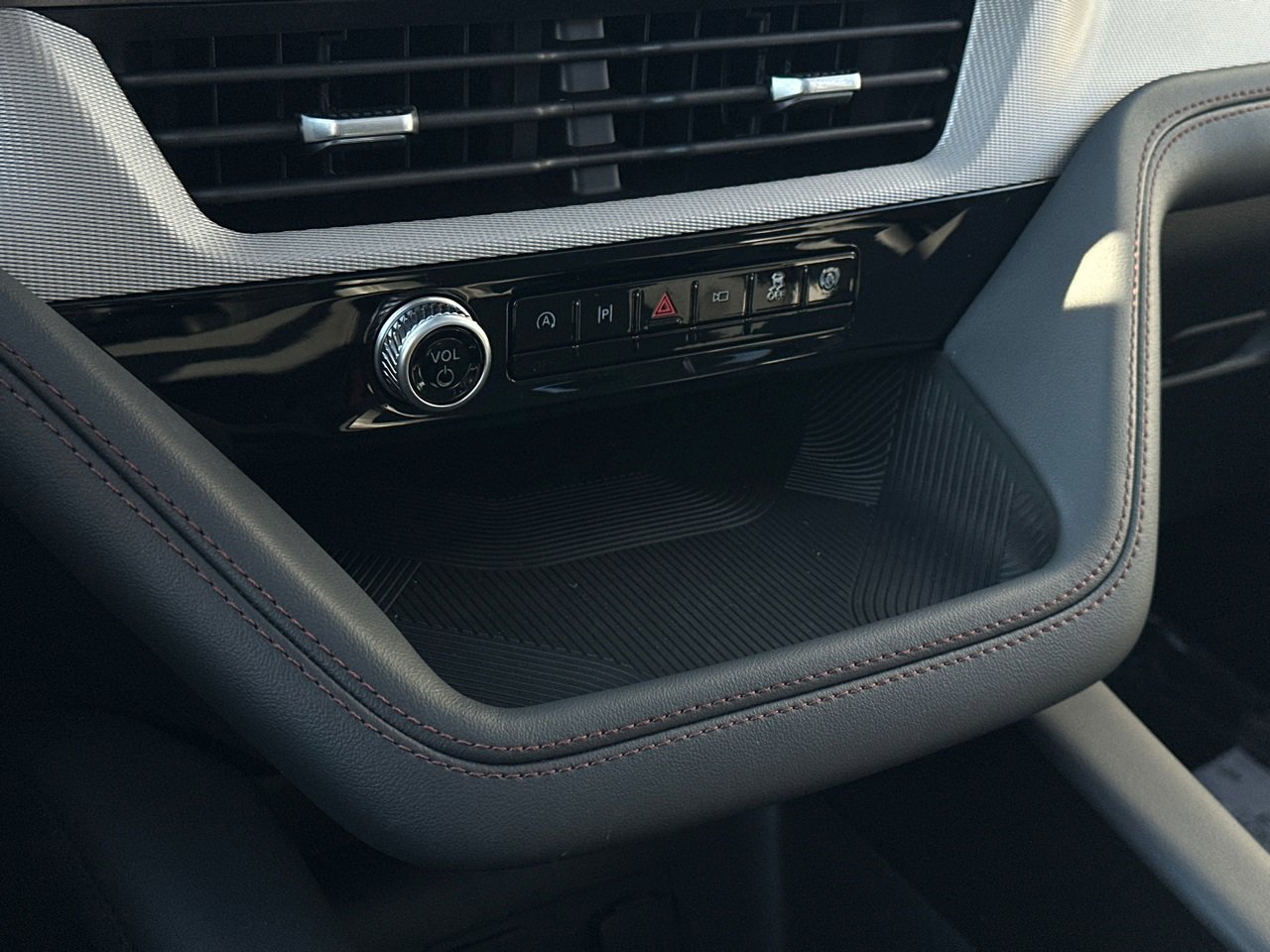 New 2026 Ford Explorer Active w/ Active Comfort Package image 30