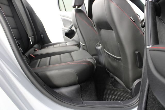 Used 2021 Volkswagen GTI SE image 20