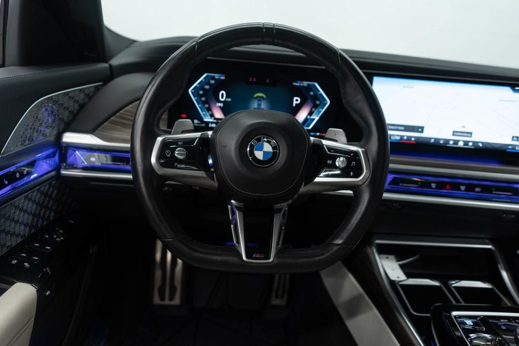 Used 2023 BMW 760i xDrive w/ Executive Package AWD/4WD image 21