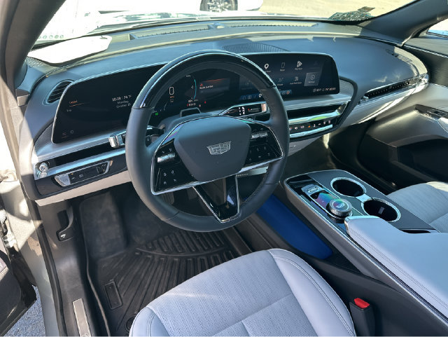 Certified 2024 Cadillac Lyriq Luxury AWD/4WD image 24