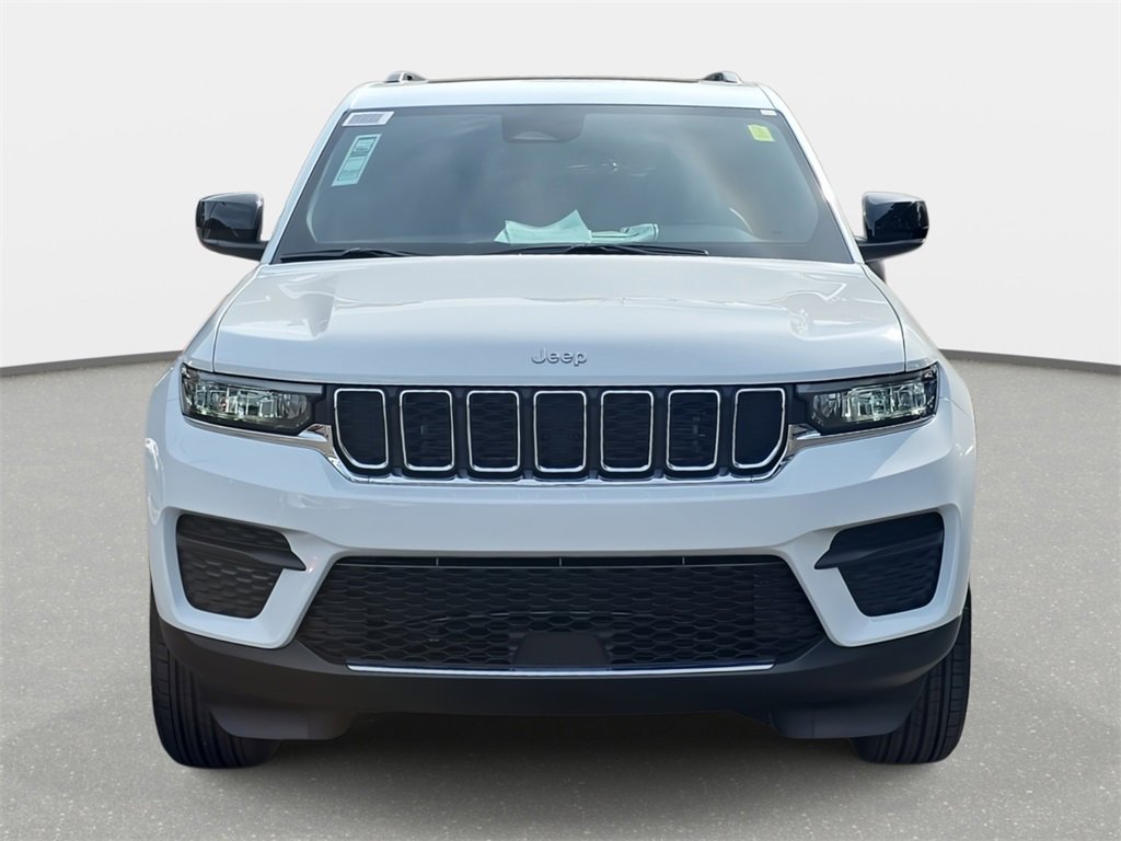 New 2025 Jeep Grand Cherokee Laredo X image 2