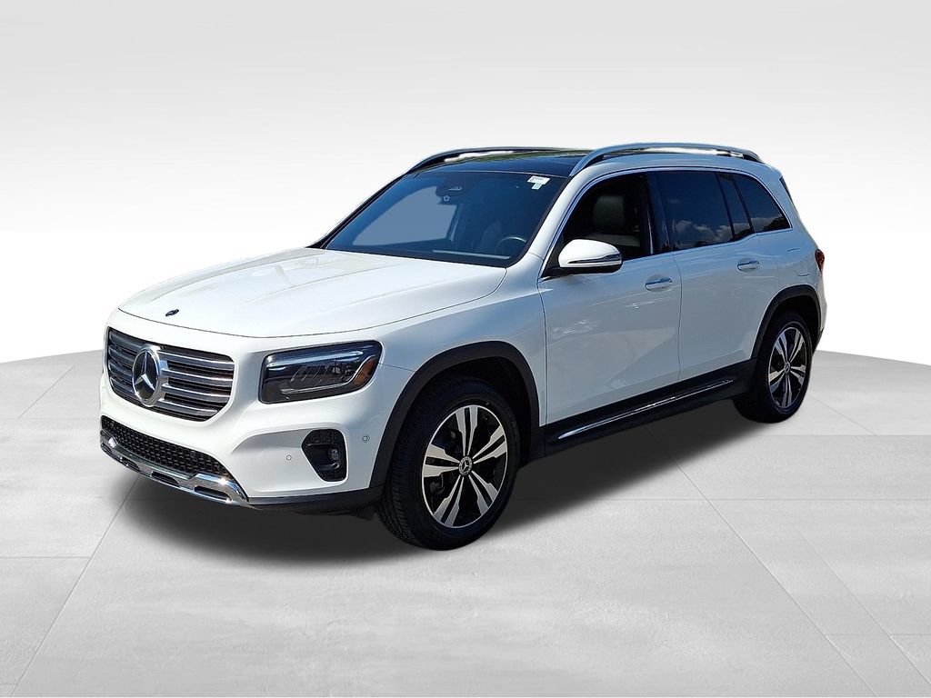 Used 2025 Mercedes-Benz GLB 250 4MATIC image 3